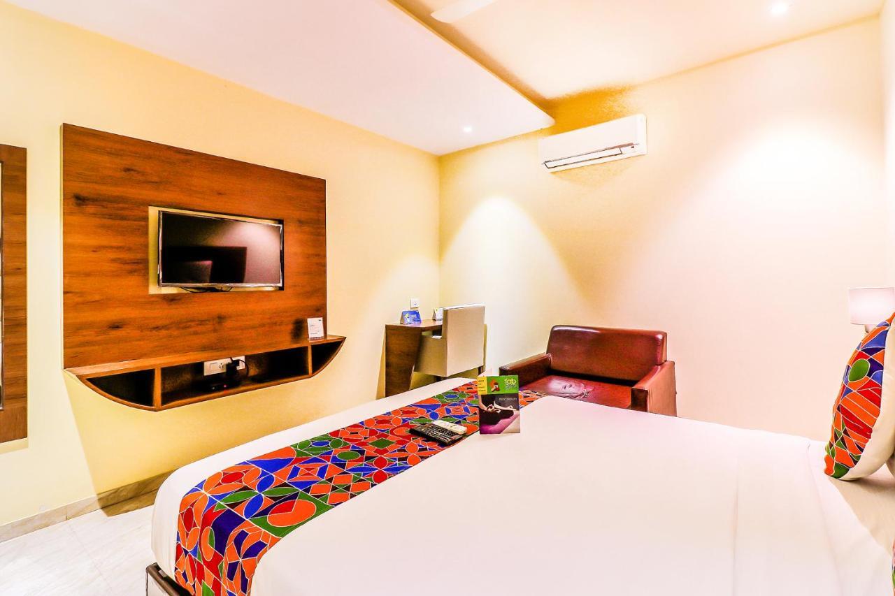 Fabexpress Adlon Andheri East Мумбаи Экстерьер фото